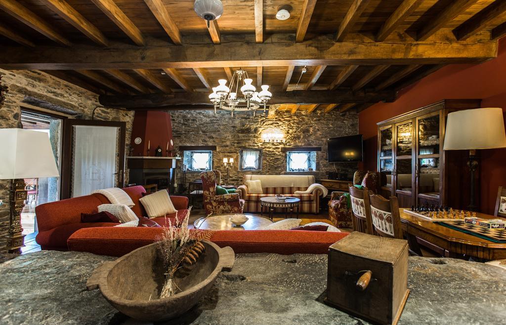 Casa Pineiro Guest House Monfero Ngoại thất bức ảnh